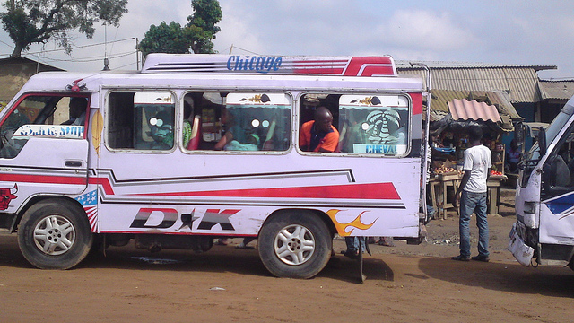 Abidjan-minicar-Gbaka